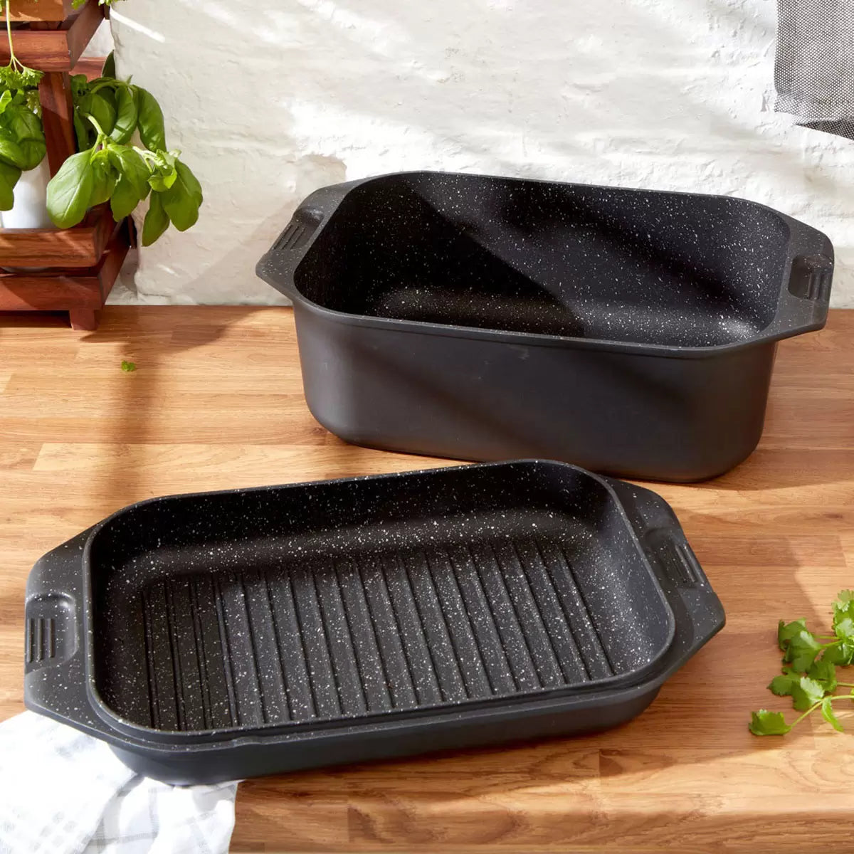 BergHOFF Eurocast Double Roasting Pan 42cm | Versatile Dual-Sided Roasting | Family Meals & Entertaining