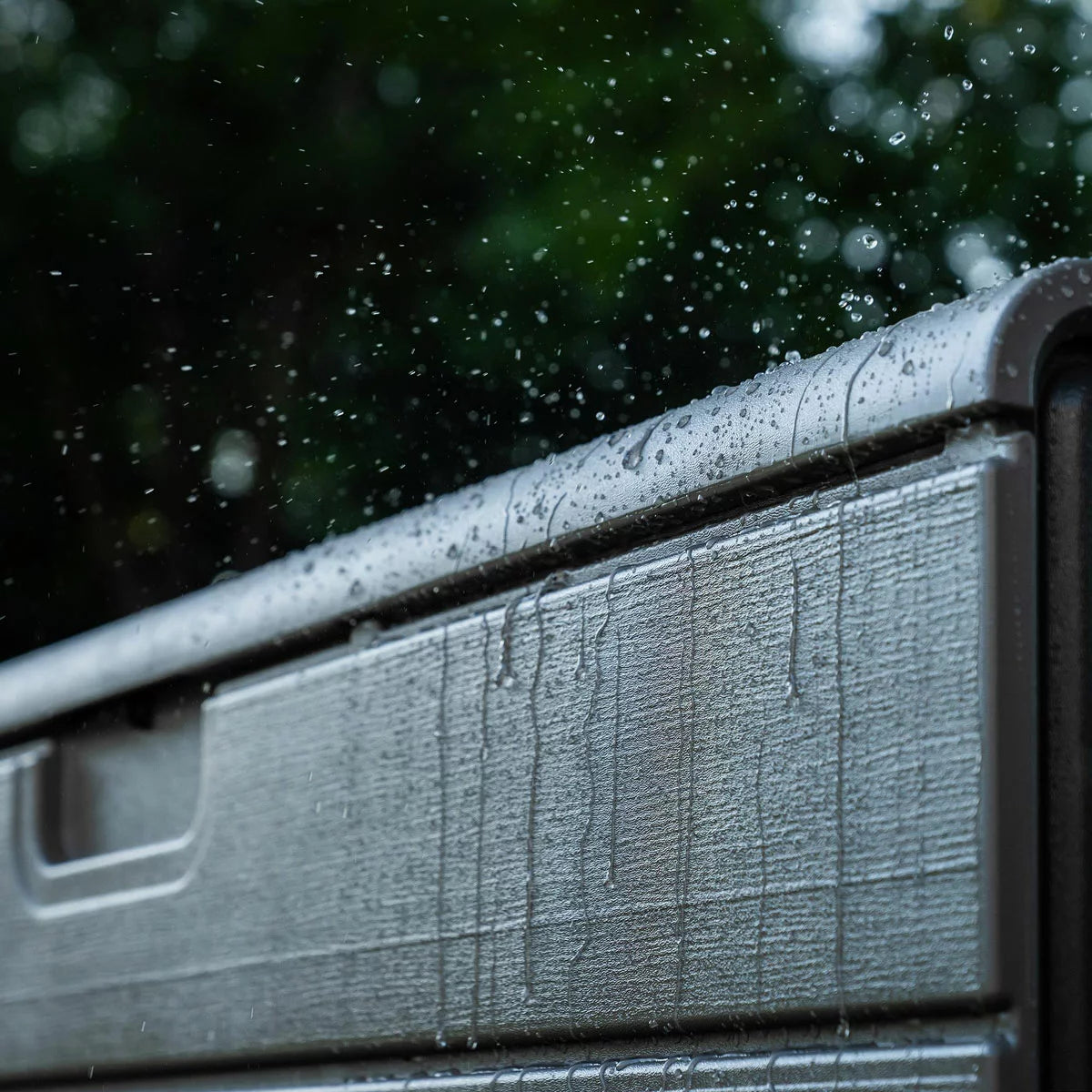 Organise your garden with the Lifetime 643 Litre Outdoor Storage Deck Box from Elite Store. Weather-resistant, lockable, bench-ready, with quick UK delivery.