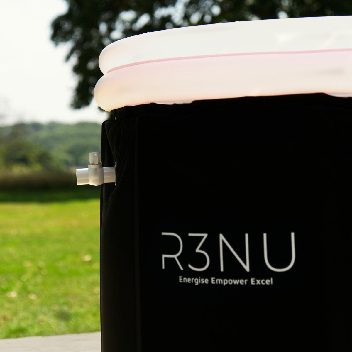 R3NU sauna and ice plunge – alternate view 6