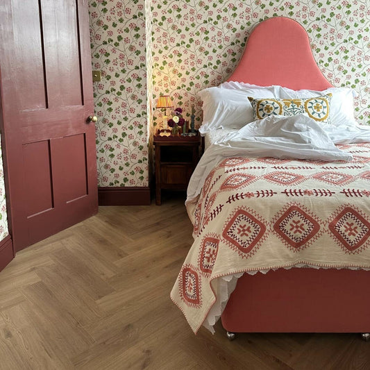 Golden Select Amboise oak AC5 herringbone laminate flooring 1.179 m² pack