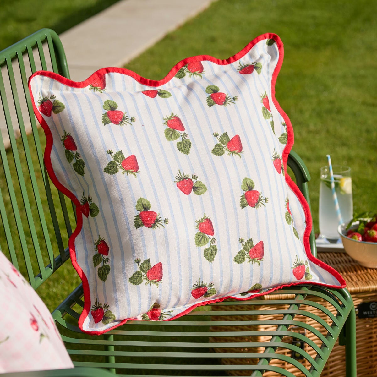 Furn Fruits cushion – Strawberry