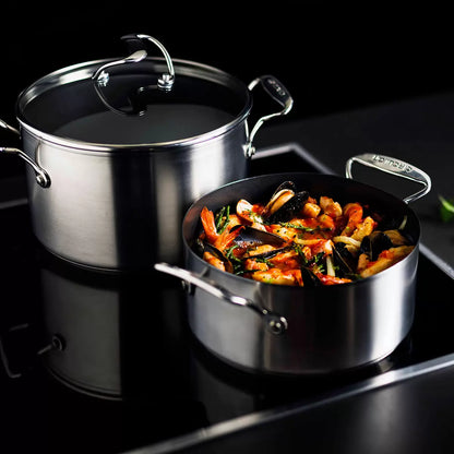 Circulon C-Series 26cm stockpot with non-stick interior for soups, stews, pasta, and large family meals.