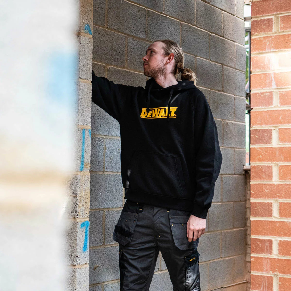 DeWalt Mens Weatherford Hoodie fleece-lined durable workwear hoodie for tradesmen and outdoor workers/4