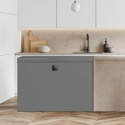 Hisense FT280WN3SGD 277L D Rated Chest Freezer in Silver with large-capacity frozen food storage and reliable cooling technology.