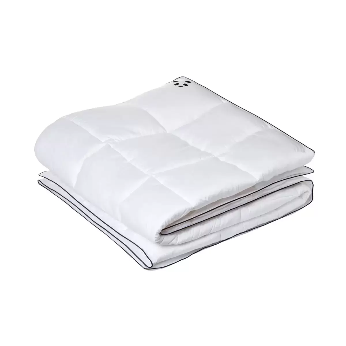 Close-up view of the silky 100% bamboo cover fabric and a durable corner loop fastener on the Panda children's duvet.