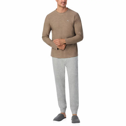 Tommy Bahama Men's Lounge Set in soft breathable fabric with relaxed fit and stylish design/2