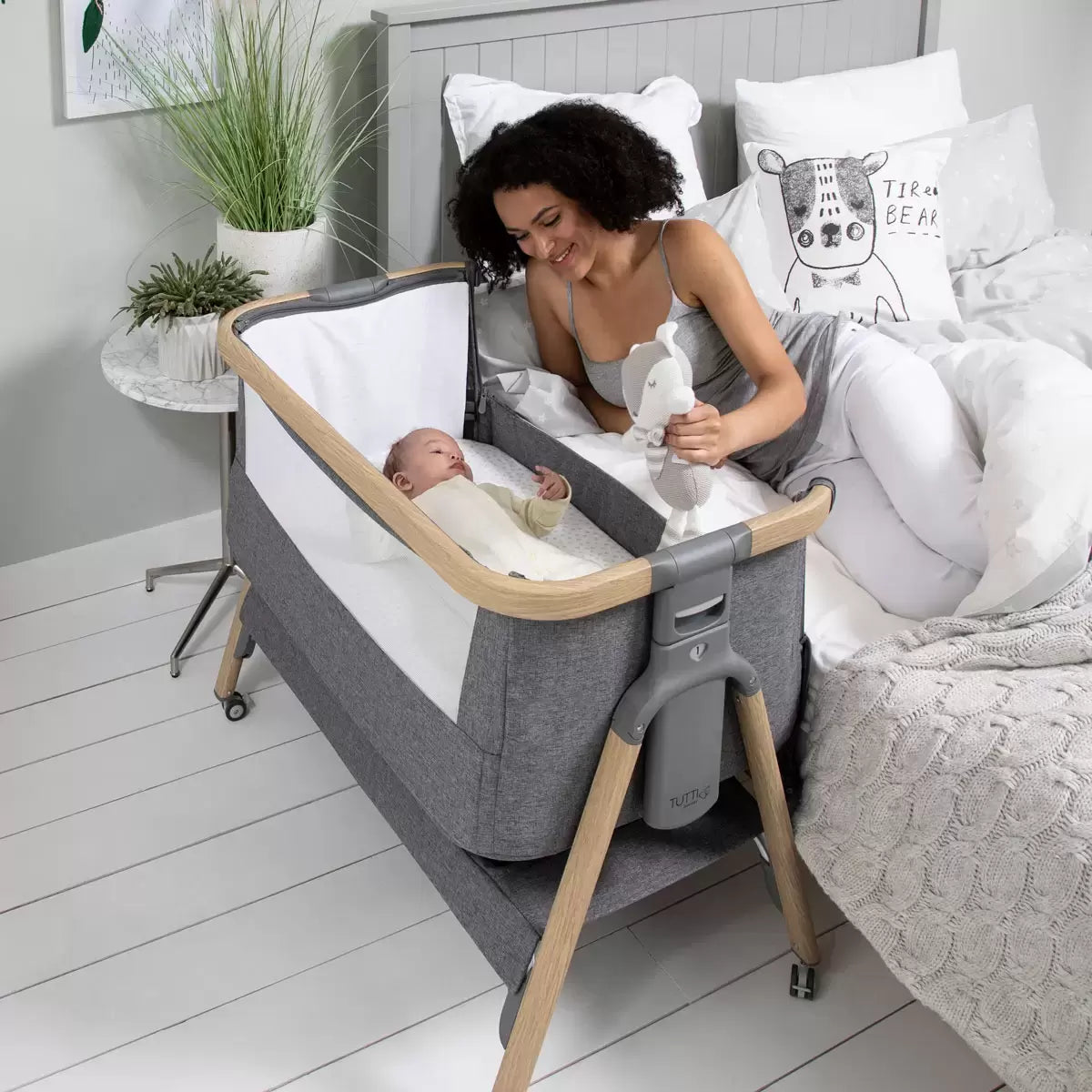 Tutti Bambini CoZee Air bedside rocking crib in oak and charcoal with breathable mes4h sides for newborn sleep/4