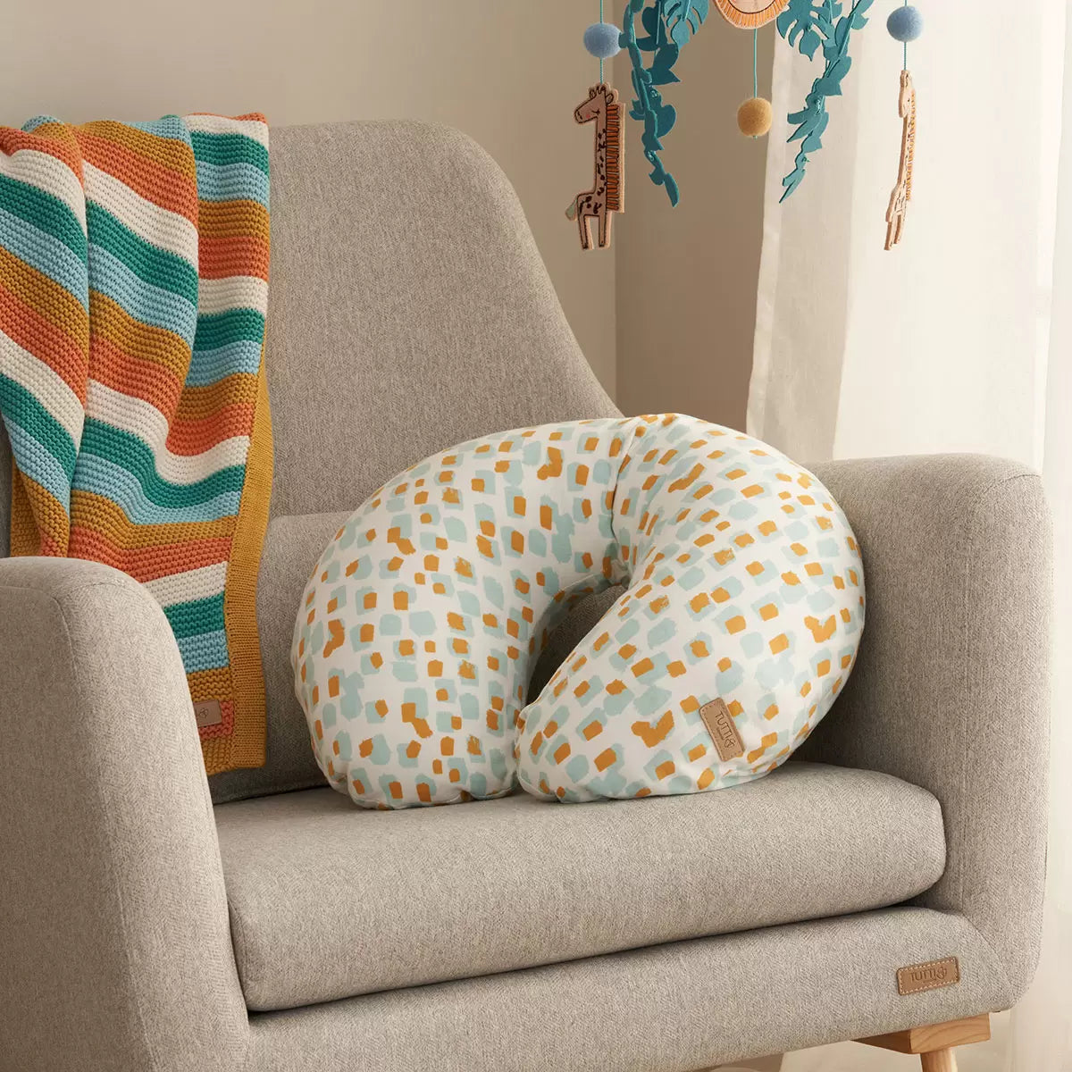 Soft baby feeding pillow with ergonomic support in stylish patterned design - 3