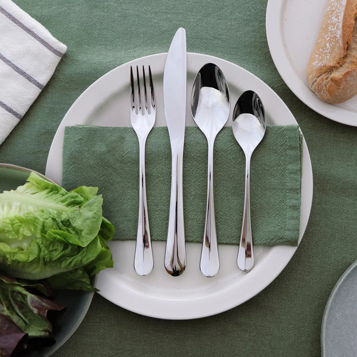 Valley 32 Piece Stainless Steel Cutlery Set with Knives Forks Spoons and Teaspoons