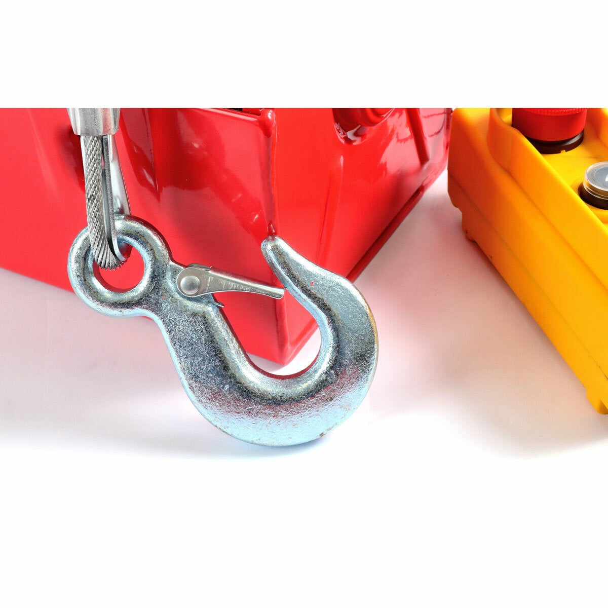 Hilka 999kg electric hoist, view 5