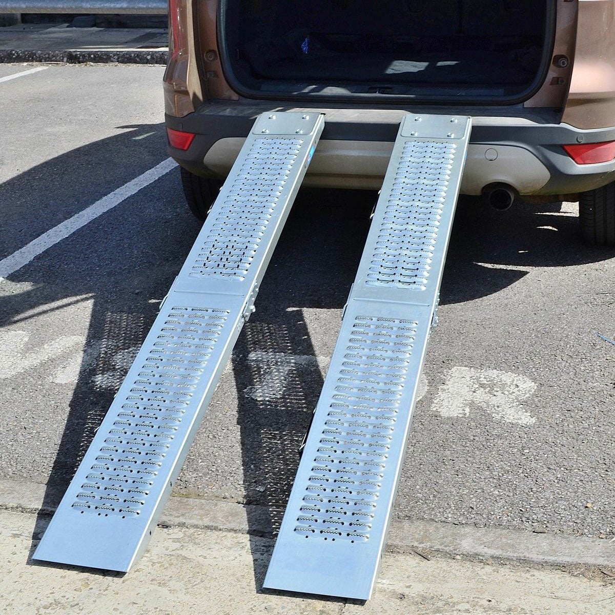 Hilka galvanised folding loading ramps, view 3