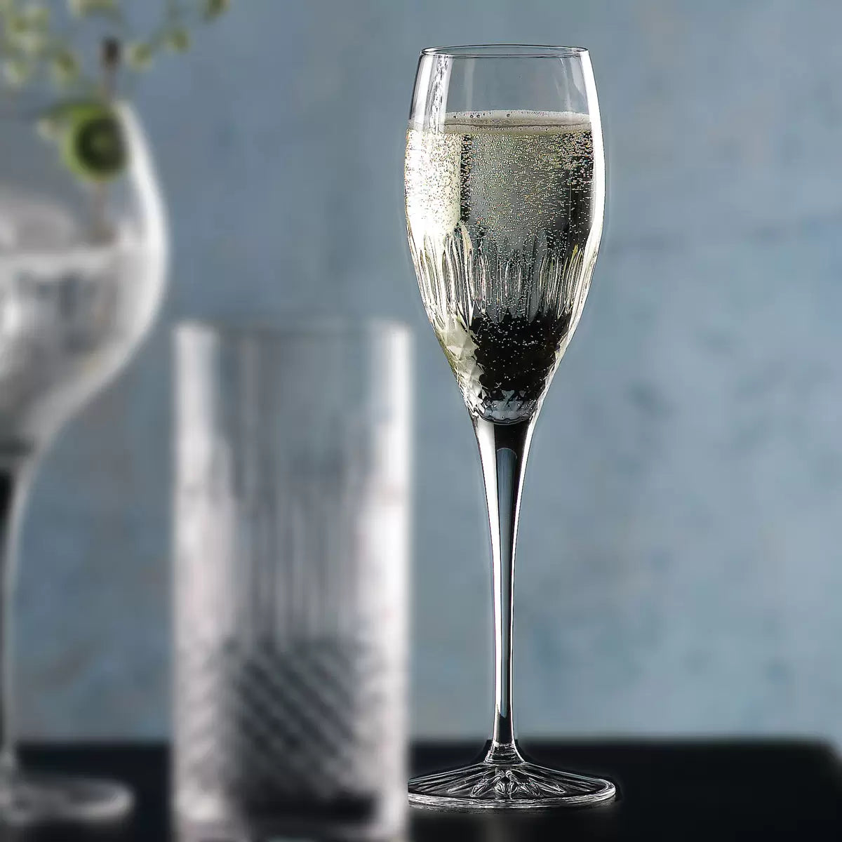 Luigi Bormioli Diamante Crystal Flute Glasses, 220ml, 8 Pack | Elegant Sparkling Wine Presentation | Champagne & Prosecco Lovers